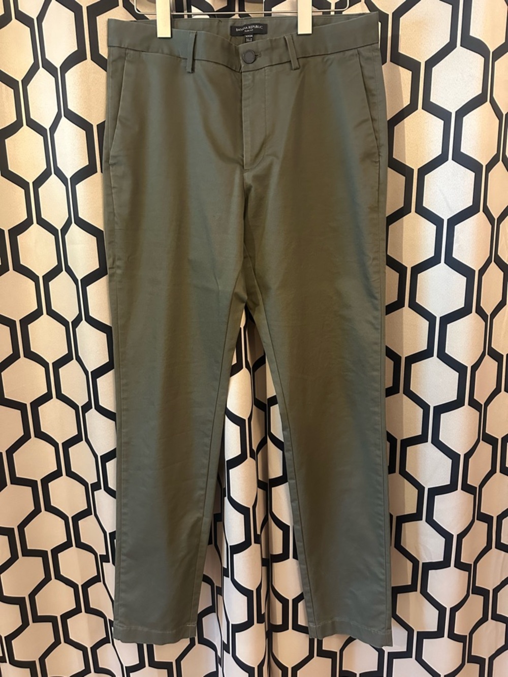 Banana Republic Men's Olive Chino Pants - Tailored Fit